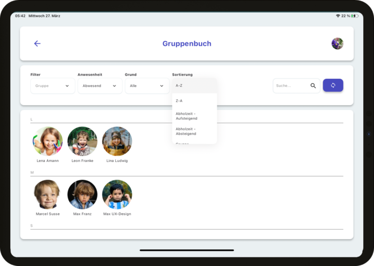 Tablet mit KIKOM-Software, zeigt die Funktion Gruppenbuch.